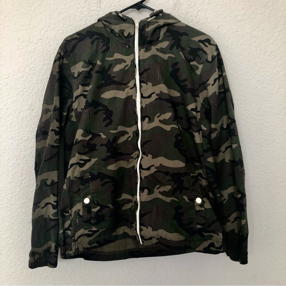 Craft + Flow Women’s Camouflage Hooded Full Zip Lightweight Jacket
